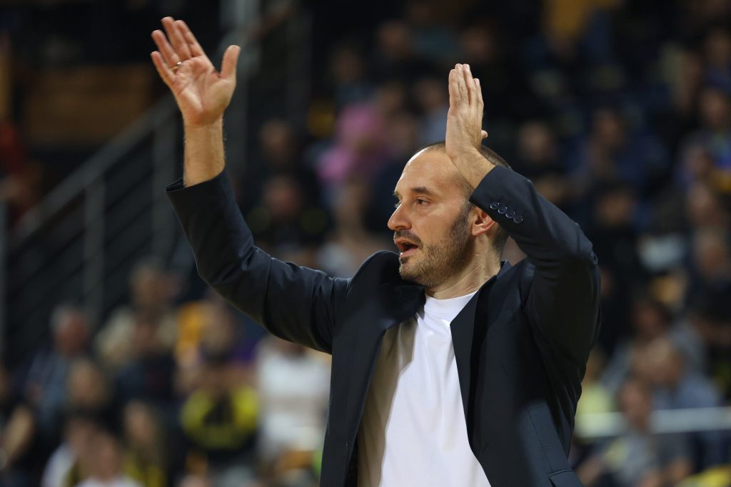 Τέλος από τον πάγκο του Άρη Betsson ο Καράισιτς