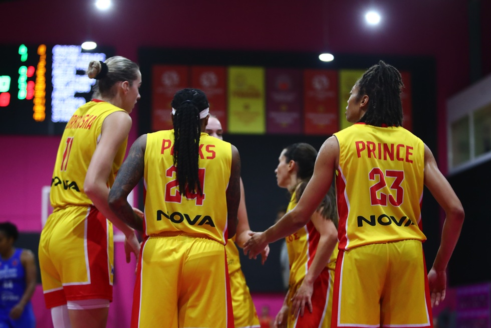 Αθηναϊκός – Χορζόφ 79-56: Ασταμάτητες οι παίκτριες της Καλτσίδου