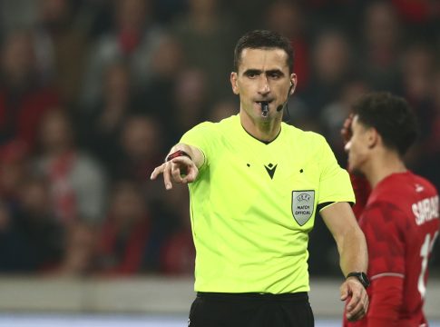 Απίστευτο: Ο πρόεδρος της Λιλ κατέβηκε στη φυσούνα και τα… έψαλλε στον Νταμπάνοβιτς – «Έχω στείλει ήδη στον Τσέφεριν» (vid)