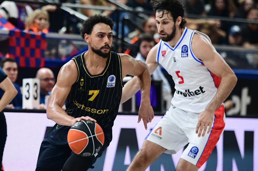 Πανιώνιος – Άρης Betsson 73-90: Πέρασαν από τη Γλυφάδα οι «κίτρινοι» και άφησαν τους «κυανέρυθρους» τελευταίους