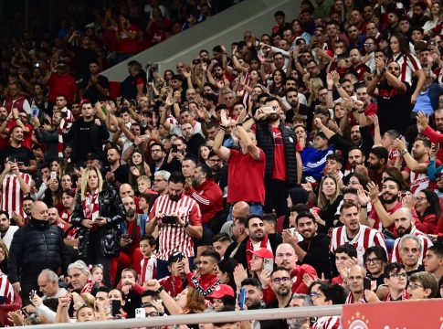 Δεν πέφτει καρφίτσα: 15ο σερί sold out (pics)