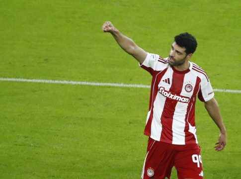 Ολυμπιακός: Η σέλφι του Ταρέμι με φόντο τον «ερυθρόλευκο» κόσμο