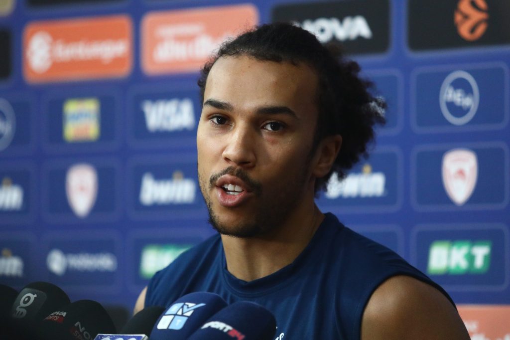 Γουόρντ: «Να ξεκινήσουμε δυνατά με τη Χάποελ και να δούμε πώς θα διατηρήσουμε αυτή την πίεση»