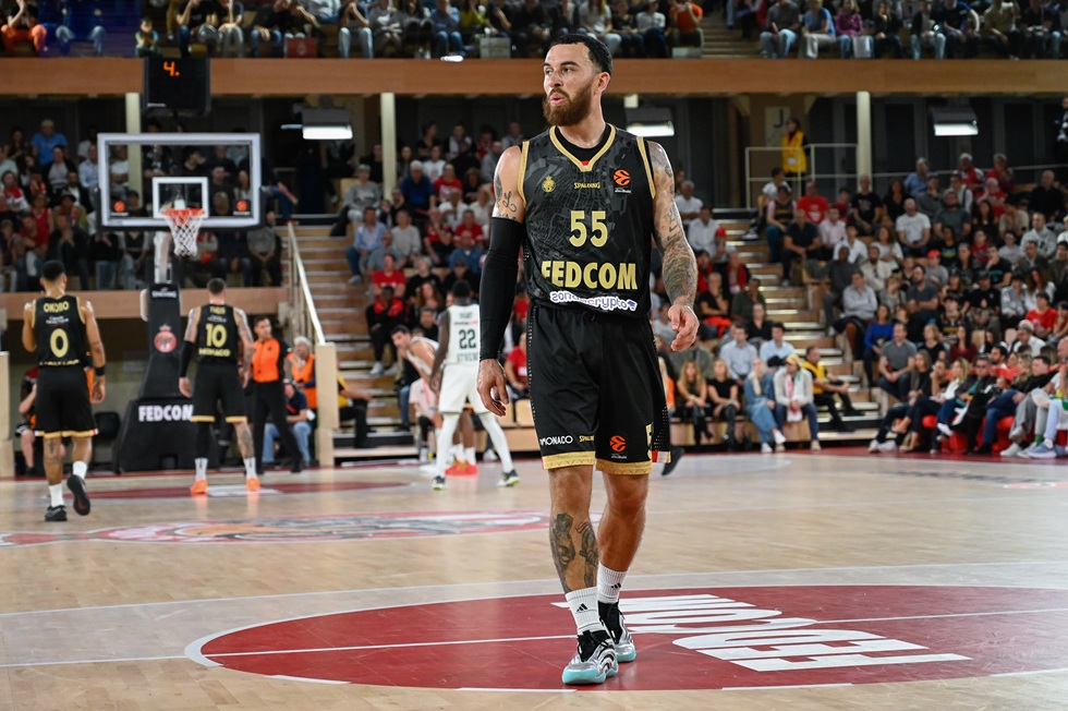 Τζέιμς: «Κερδίσαμε δύο πολύ καλές ομάδες αυτή την εβδομάδα – Δεν σημαίνει κάτι ότι είναι οι ελληνικές»