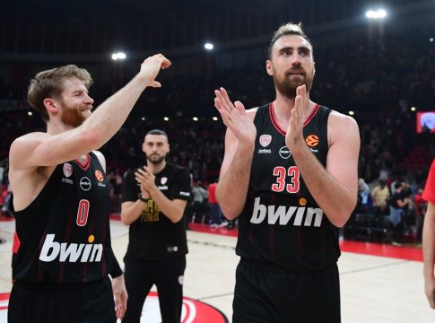 Μιλουτίνοφ: «Κάναμε το step-up κόντρα στην καλύτερη ομάδα στη Euroleague»