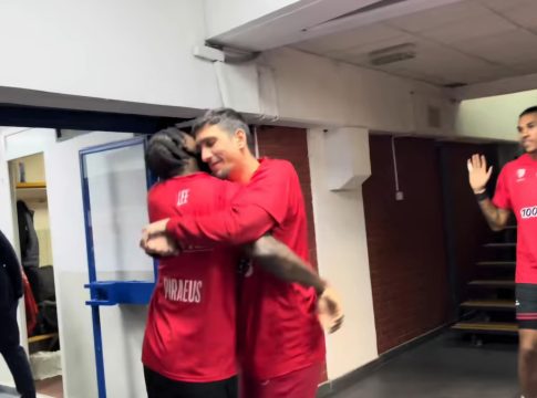 Η παρακάμερα του Ολυμπιακού στο Βελιγράδι: Η αγκαλιά του Λαρεντζάκη στον Λι και οι αντιδράσεις από τον πάγκο στην νίκη επί της Μακάμπι