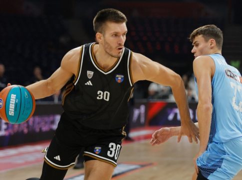 Ντουμπάι – Μπαρτσελόνα 83-78: Τι έκανες ρε Πετρούσεφ!