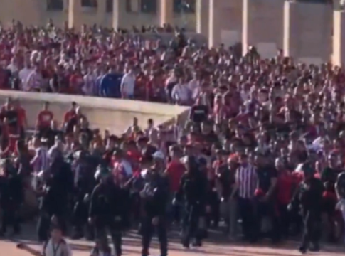 Marca: «Ελληνική ‘εισβολή’ στο Μονζουίκ» (vid)