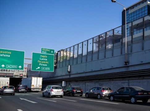 Αττική Οδός: Συνελήφθη οδηγός φορτηγού χωρίς δίπλωμα που μετέφερε αδρανή υλικά