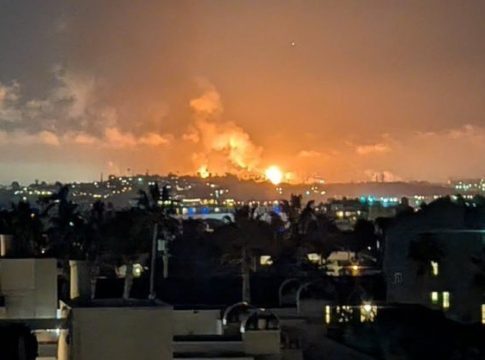 Έκρηξη σε διυλιστήριο – Μάχη με τις φλόγες