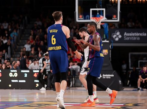 Μεγάλη ανατροπή για την Μπαρτσελόνα κόντρα στην Αρμάι (74-72) – Πρώτη νίκη για την Μπασκόνια (92-85)
