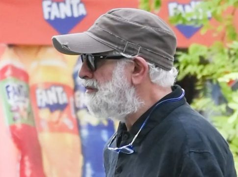 Πέτρος Φιλιππίδης: Αγνώριστος και φανερά αδυνατισμένος στο κέντρο της Αθήνας – Η πρώτη του έξοδος μετά τη φωτιά στο σπίτι του (pics)