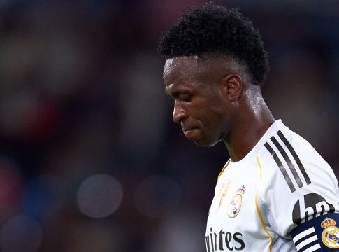 Ο Βινίσιους απολογήθηκε στον Τσάμπι Αλόνσο για την αντίδραση στην αλλαγή του