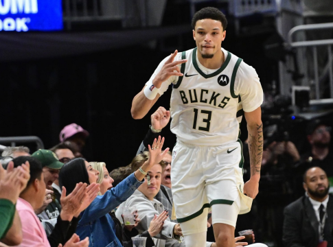 Ο Ράιαν Ρόλινς άρπαξε την ευκαιρία και «εκδικήθηκε» την παλιά του ομάδα (vid)