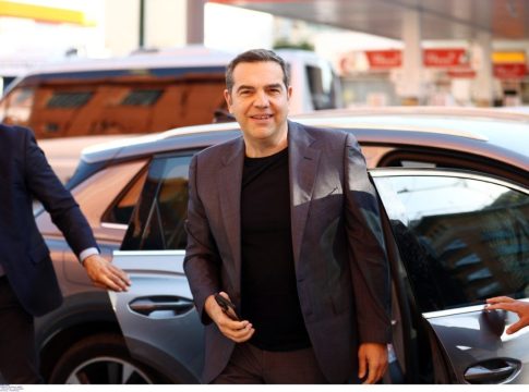 Και ξαφνικά όλοι βρέθηκαν στο μυαλό του Αλέξη Τσίπρα – Κάποιοι έπιασαν ήδη…. στασίδι στο πλευρό του