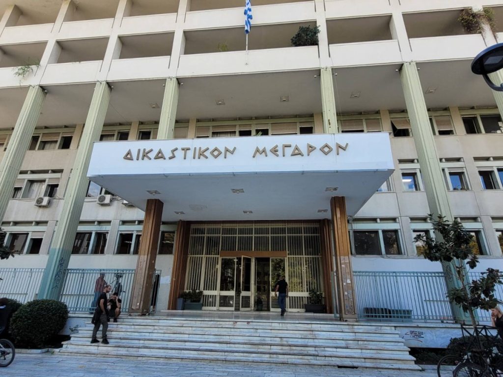 Ένταση στη δίκη για τα βίντεο των Τεμπών – Πήρε αναβολή για τις 28 Νοεμβρίου