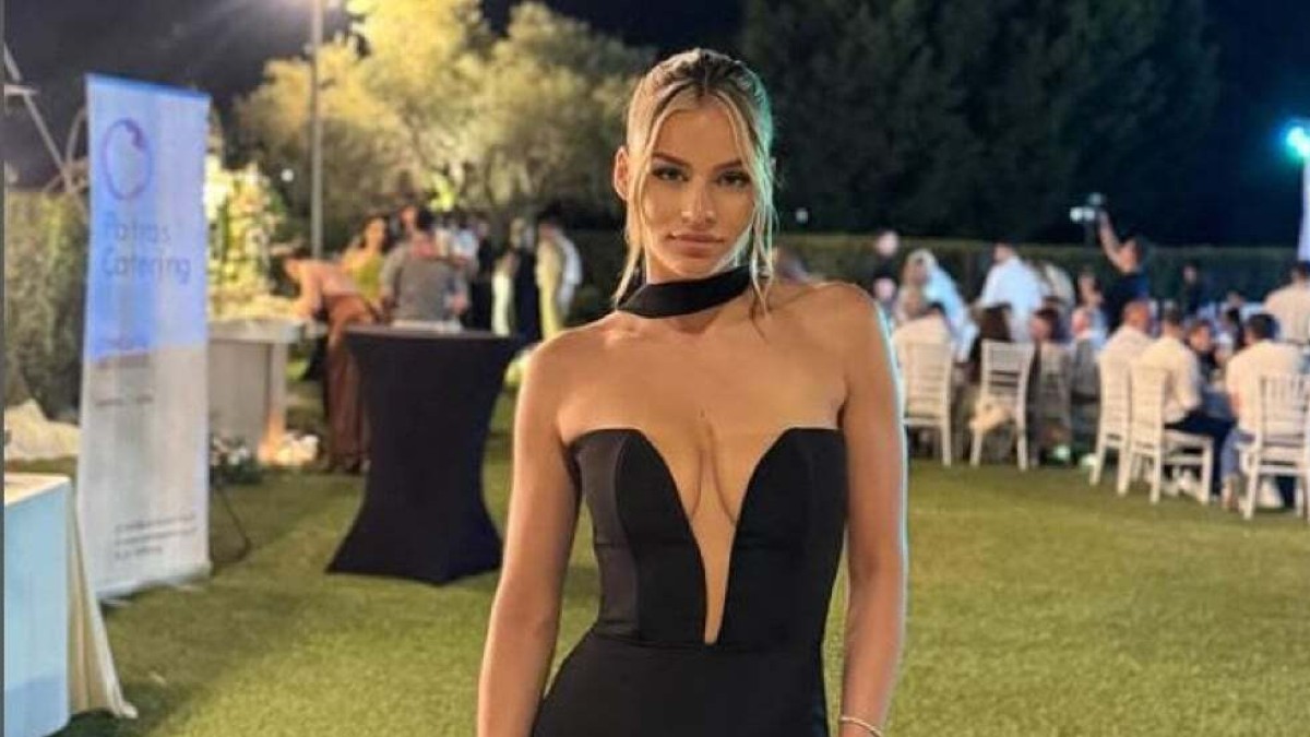 Η πανέμορφη γυμνάστρια, σύντροφος Έλληνα ποδοσφαιριστή! (pics)