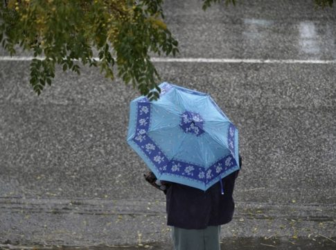 Καιρός: Νέο κύμα κακοκαιρίας με βροχές και καταιγίδες – Οι περιοχές που θα επηρεαστούν