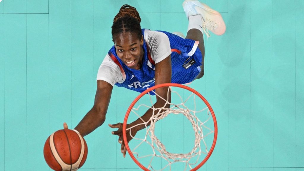 Η Μαλονγκά βγήκε από το συμβόλαιό της με τη Φενέρμπαχτσε