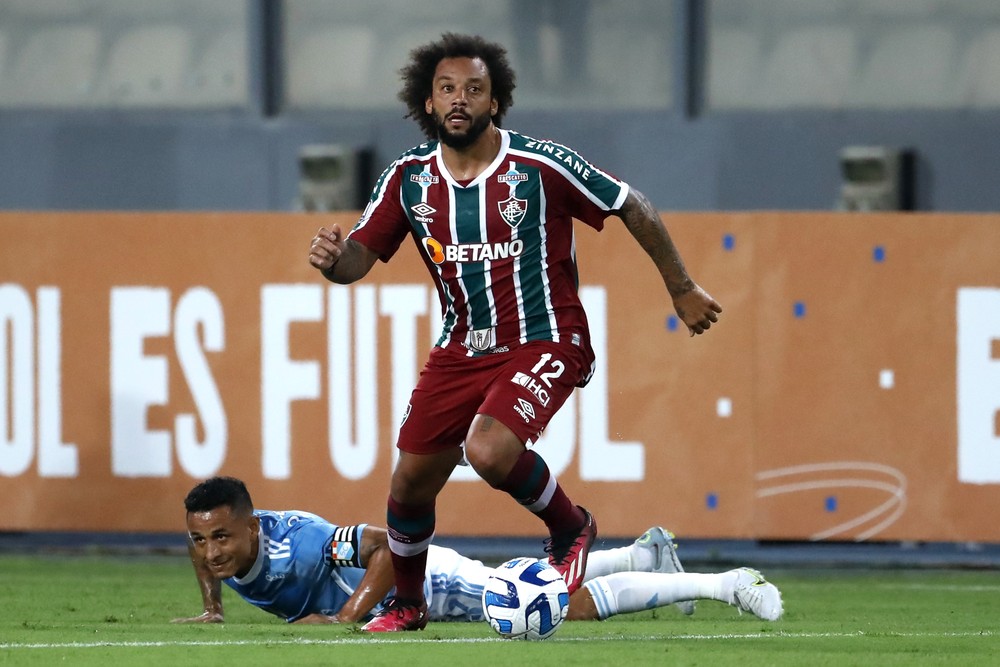 Η μπάλα δεν ξεχνιέται: Ο θρυλικός Μαρσέλο «μαγεύει» και στα 37 του (vid)