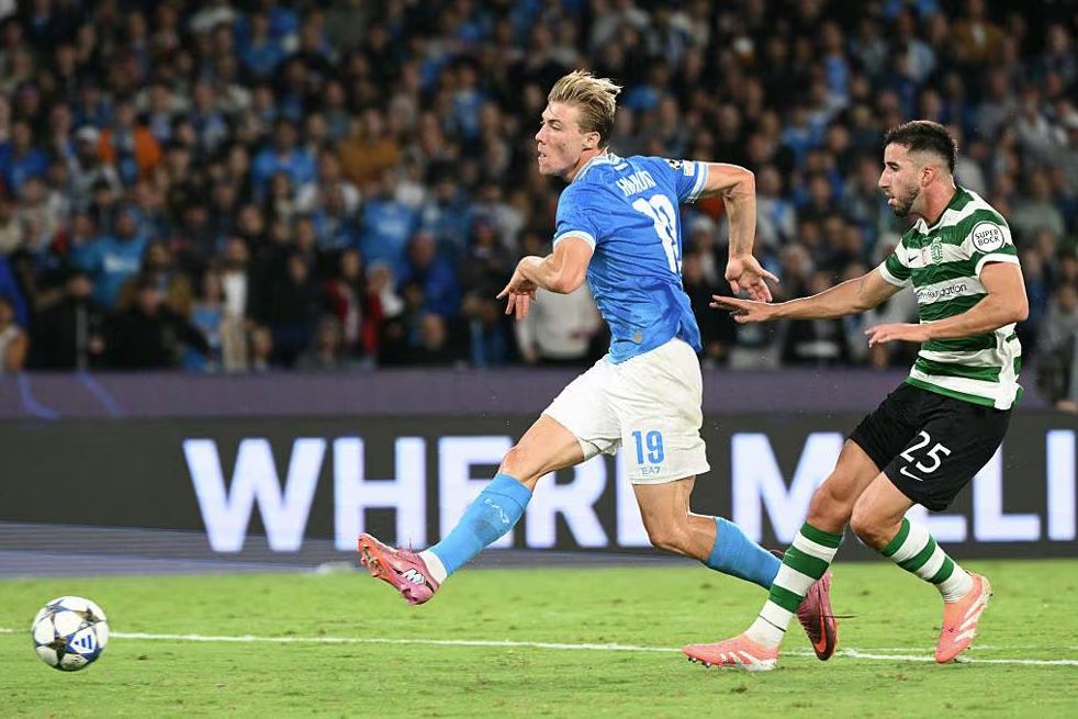 Νάπολι – Σπόρτινγκ Λισαβόνας 2-1: Με «ντοπιέτα» Χόιλουντ το πρώτο τρίποντο για τους Ναπολιτάνους (vid)