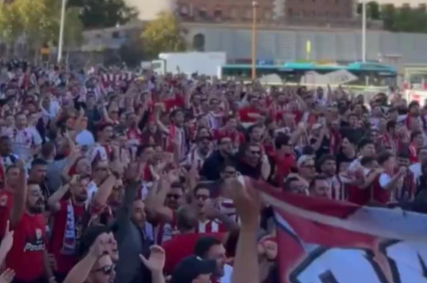 «Κοκκίνισε» η Βαρκελώνη – Χαμός από τους οπαδούς του Ολυμπιακού (vid)