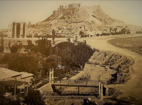 Τα «παντρεμενάδικα»: Το στέκι του έρωτα στην παλιά Αθήνα που έγινε καταφύγιο για παράνομα και μη ζευγάρια