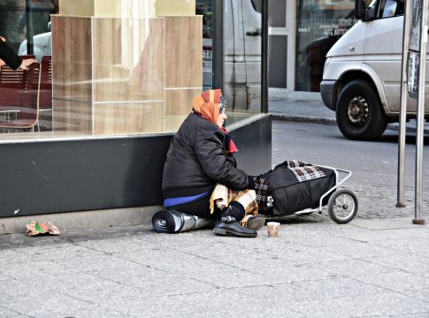 Φτώχεια και κοινωνικός αποκλεισμός στην Ευρώπη – Η Ελλάδα στην κορυφή, με πέντε περιοχές να ξεχωρίζουν