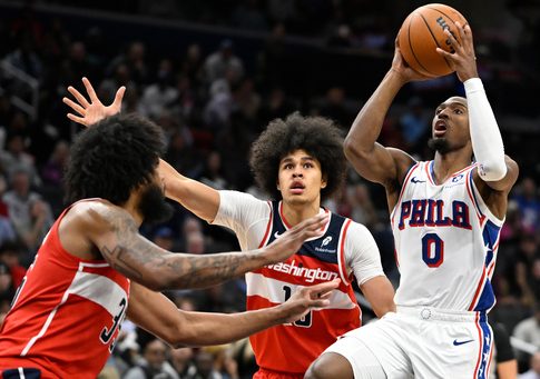 Εντυπωσιακές μάχες στο NBA: Νίκες για Σίξερς, Θάντερ, Χιτ και Γουόριορς (vids)