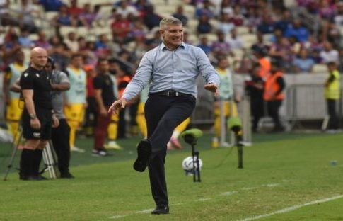 Ανοίγει το ματς στο Καστελάο