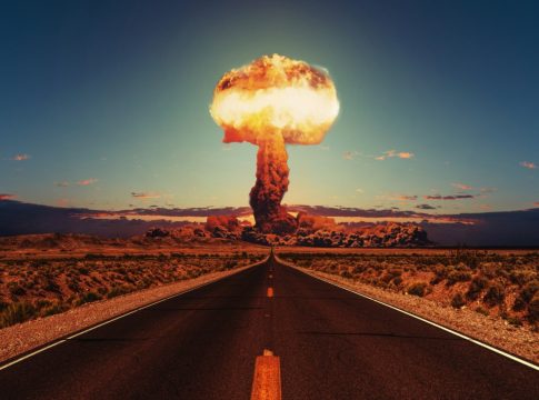 Επικίνδυνα «παιχνίδια» νέου Ψυχρού Πολέμου – Ο Τραμπ, μια… μπερδεμένη ανάρτηση και τα πυρηνικά όπλα