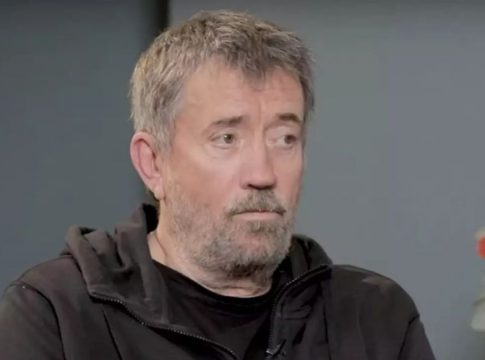 Αγνώριστος ο Σπύρος Παπαδόπουλος σε παπαράτσι φωτογραφία