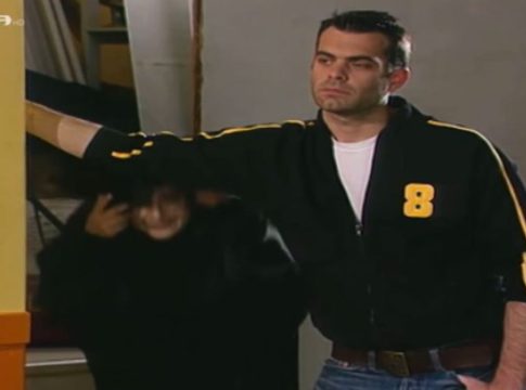 Θυμάστε τον «Σταμάτη» από τις «Σαββατογεννημένες»; Σήμερα είναι πασίγνωστος σκηνοθέτης
