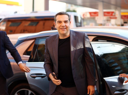 Και ξαφνικά όλοι βρέθηκαν στο μυαλό του Αλέξη Τσίπρα – Κάποιοι έπιασαν ήδη…. στασίδι στο πλευρό του