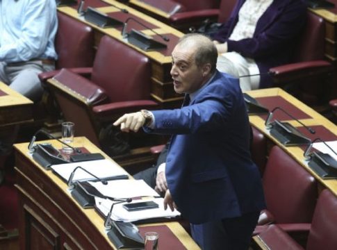 Άγριο επεισόδιο μεταξύ Καιρίδη και Βελόπουλου: Φέρε τα λεφτά από τη Γερμανία – Δεν θα βγεις ούτε βουλευτής (vid)