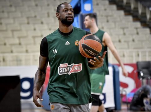 Ο Τζέιμς Γκιστ γίνεται προπονητής (vid)