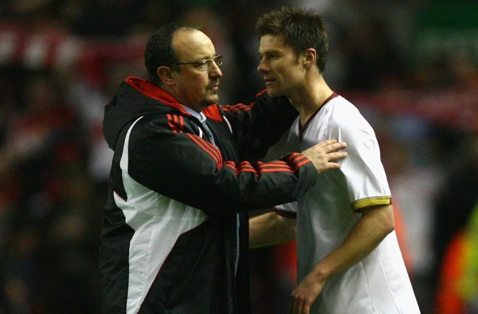 Η ατάκα του Τσάμπι Αλόνσο για τον Μπενίτεθ: «Έμαθα πολλά για το ποδόσφαιρο»