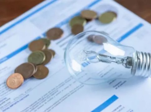 Έκοψαν το ρεύμα σε πασίγνωστο ηθοποιό: «Έχουμε δύο μικρά παιδιά στο σπίτι»