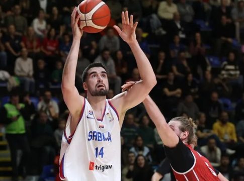 Γύρισε από το -23 η Σερβία και νίκησε την Ελβετία του Παπαθεοδώρου (90-86)