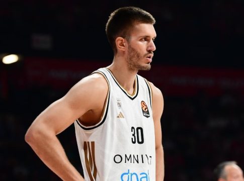 Πετρούσεφ: «Ξέρω ότι πολλοί οπαδοί είναι θυμωμένοι μαζί μου» – Η ατάκα για το μέλλον του