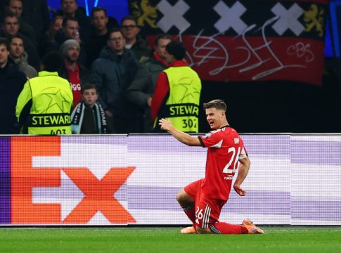 Άγιαξ – Μπενφίκα 0-2: Πρώτη νίκη για τους «αετούς», παραμένει τελευταίος ο Αίαντας