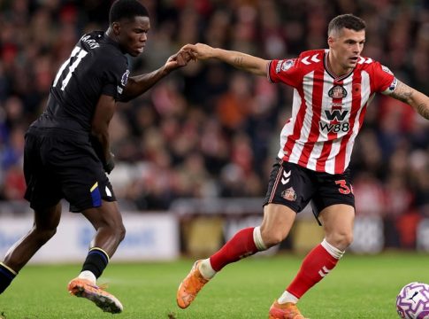 Σάντελαντ – Έβερτον 1-1: Έπιασαν τετράδα οι φοβερές «μαύρες γάτες» παρά το «X»