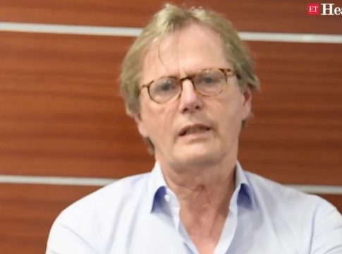 Ποιος είναι ο Νικ Φαν Ντάικ που θα χειρουργήσει τον Ματίας Λεσόρ