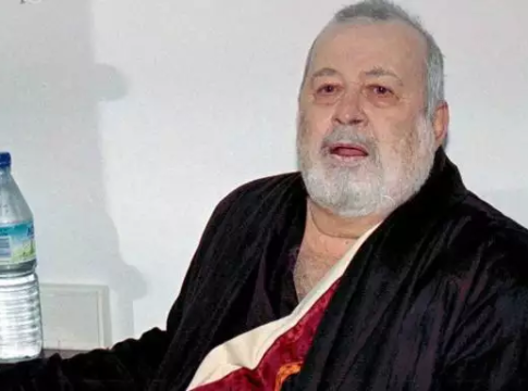 «Ντροπή.. τον παράτησαν»: Στη φόρα φωτογραφίες από τον τάφο του Δημήτρη Παπαμιχαήλ, εικόνες εγκατάλειψης