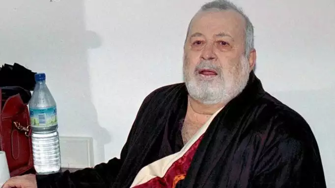 «Ντροπή.. τον παράτησαν»: Στη φόρα φωτογραφίες από τον τάφο του Δημήτρη Παπαμιχαήλ, εικόνες εγκατάλειψης