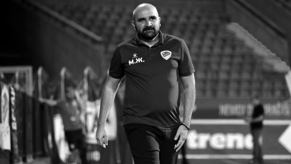 Σοκ στη Σερβία: Κατέρρευσε στο γήπεδο και πέθανε ξαφνικά ο προπονητής της Ραντνίτσκι (vid)