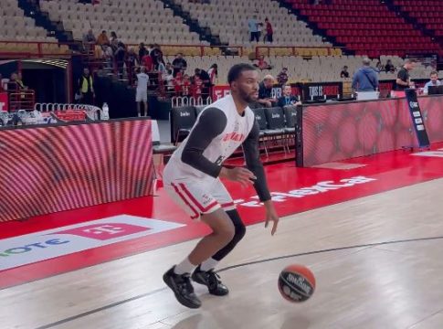 Η προθέρμανση του Έβανς πριν το ντεμπούτο του με τα ερυθρόλευκα (vid)