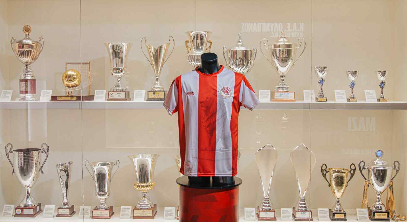 Αλλάζει ημερομηνία η διάθεση της επετειακής φανέλας του Ερασιτέχνη Ολυμπιακού