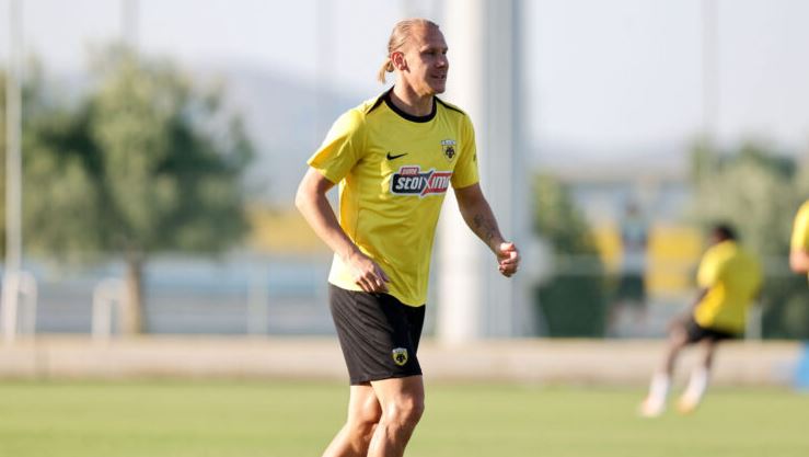 Επέστρεψαν στα Σπάτα οι παίκτες της ΑΕΚ ενόψει Άρη (vid)