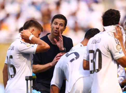 Τα αστέρια της Ρεάλ Μαδρίτης «διώχνουν» τον Τσάμπι Αλόνσο